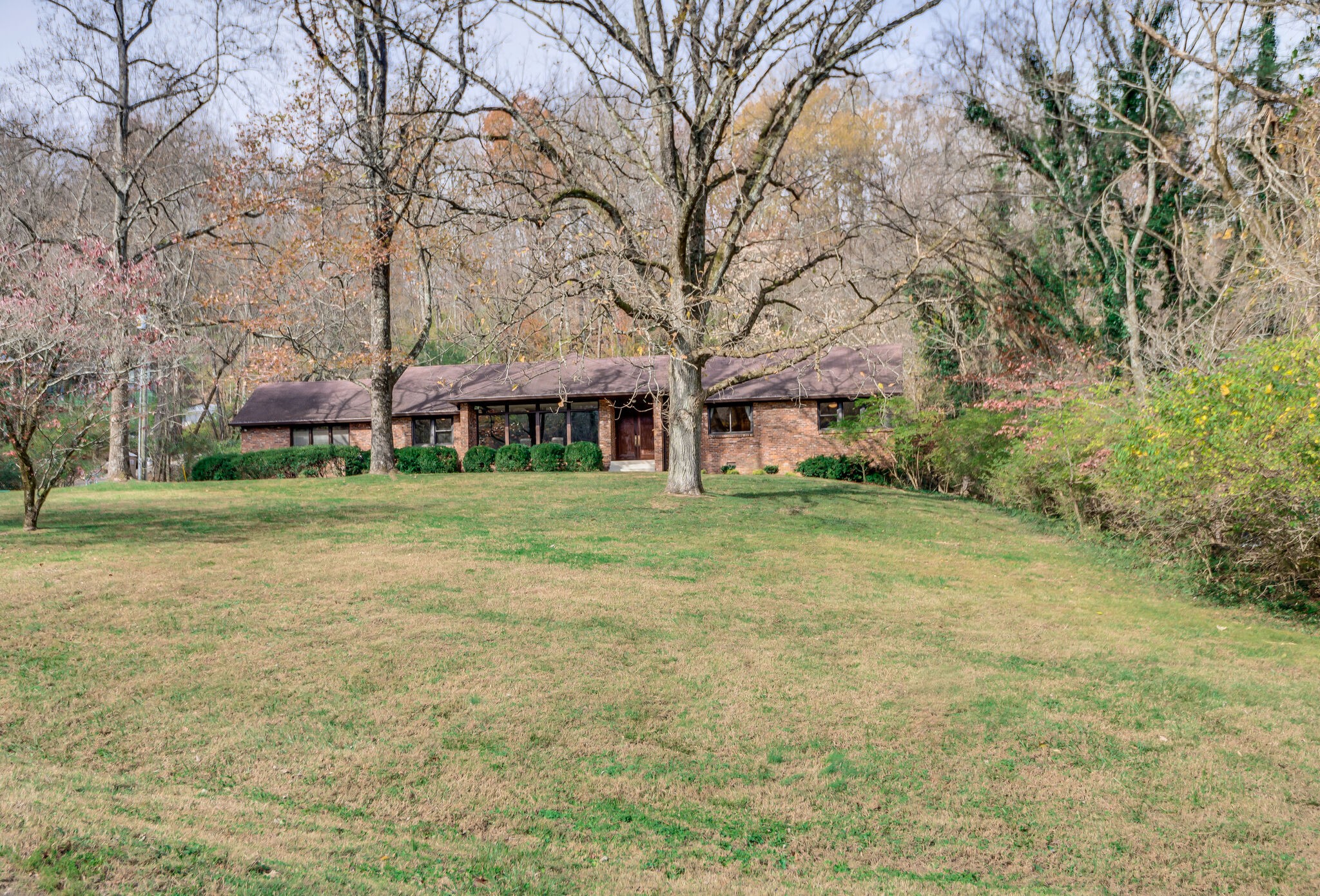 6632 Ellesmere Road Nashville, TN 37205 - Photo 3 of 34 Gallery Image 3
