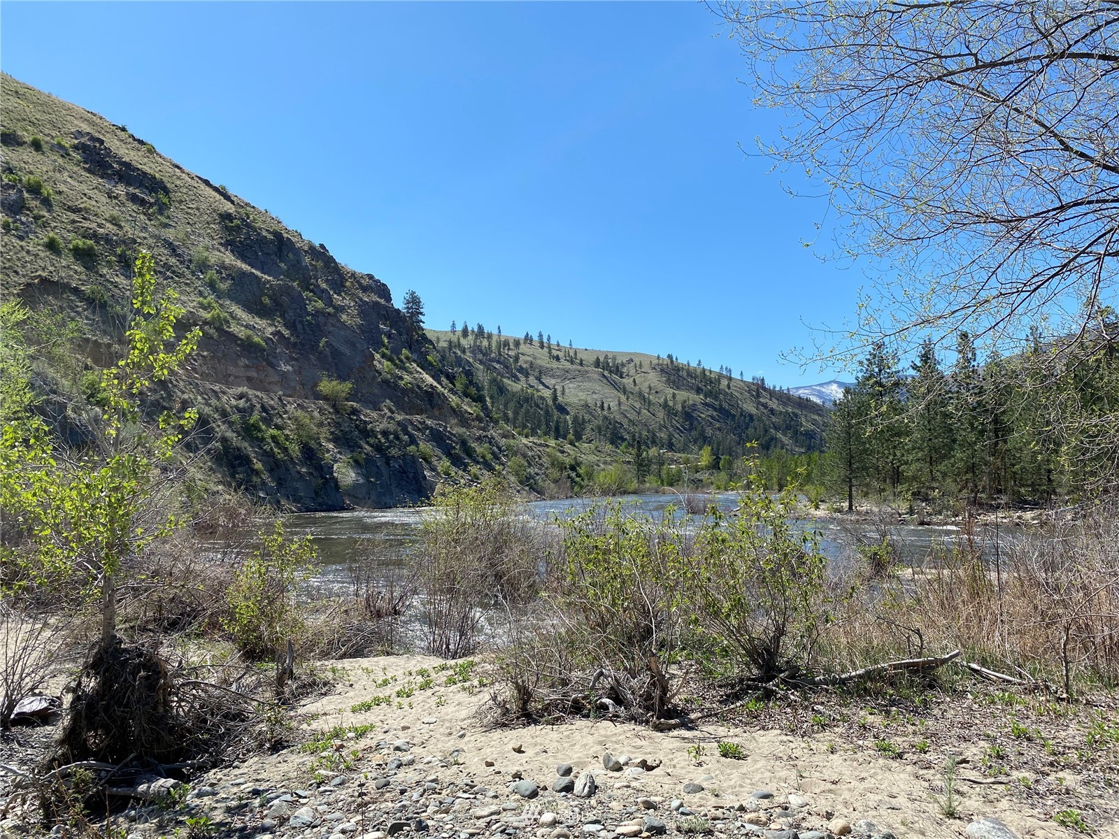 0 Sky Ridge Road Pateros, WA 98846 - Photo 38 of 39 a view of a lake with a mountain in the background