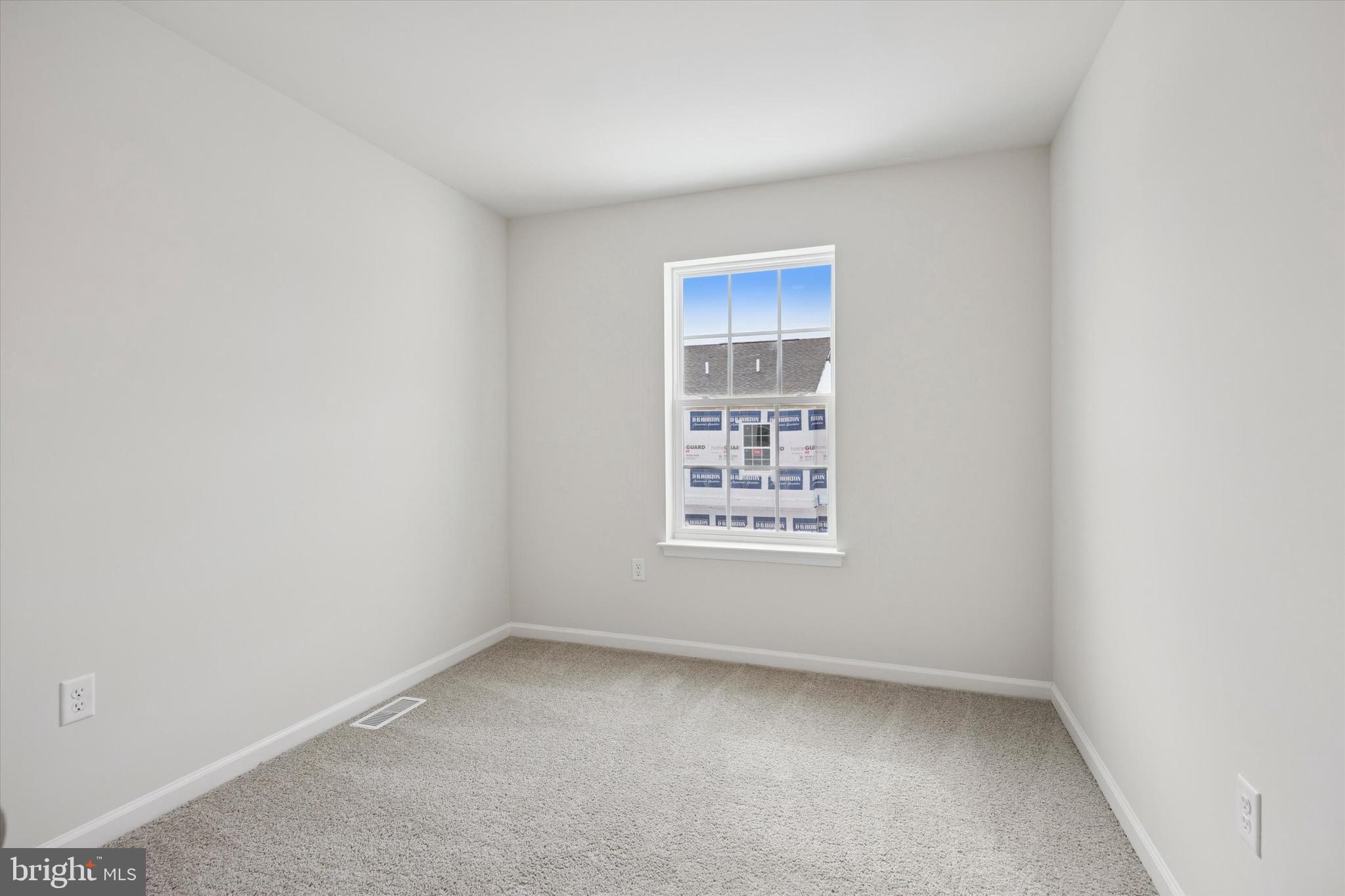163 Sandy Rdg Road Sicklerville, NJ 08081 - Photo 22 of 30 an empty room with a window
