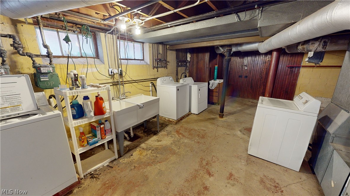 13694 Cedar Road Cleveland, OH 44118 - Photo 38 of 40 Shared Basement with washer and dryer appliances for both units