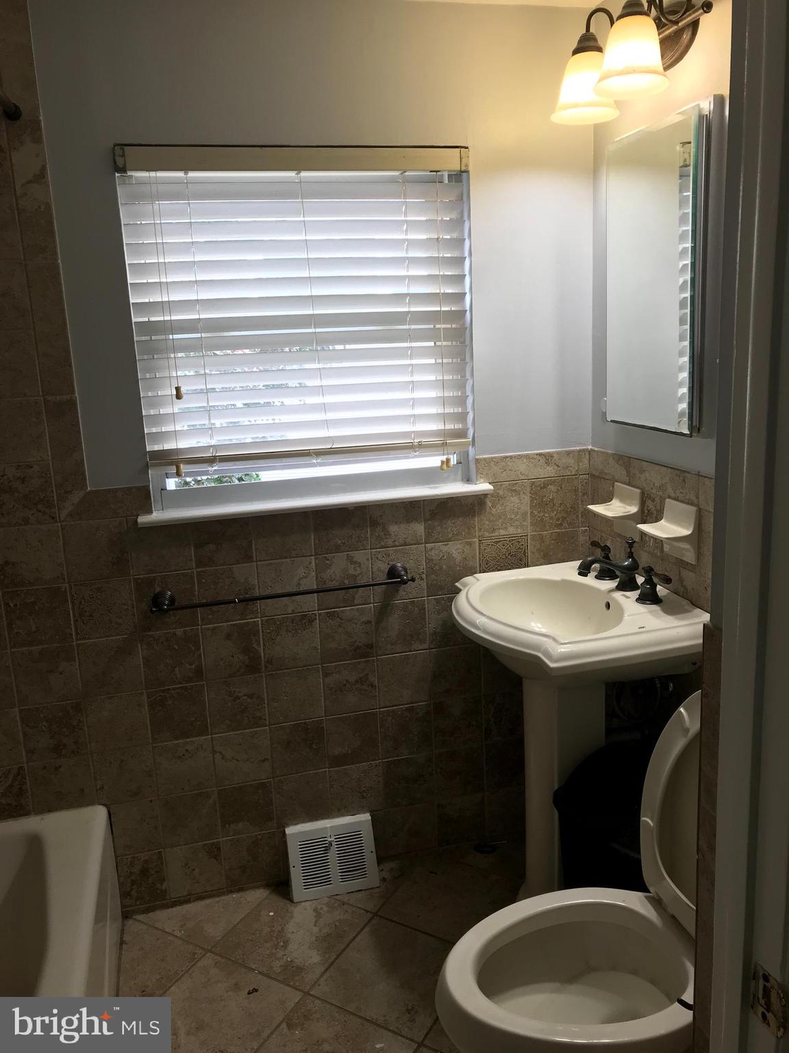 2836 Michael Road Philadelphia, PA 19152 - Photo 9 of 15 Gallery Image 9