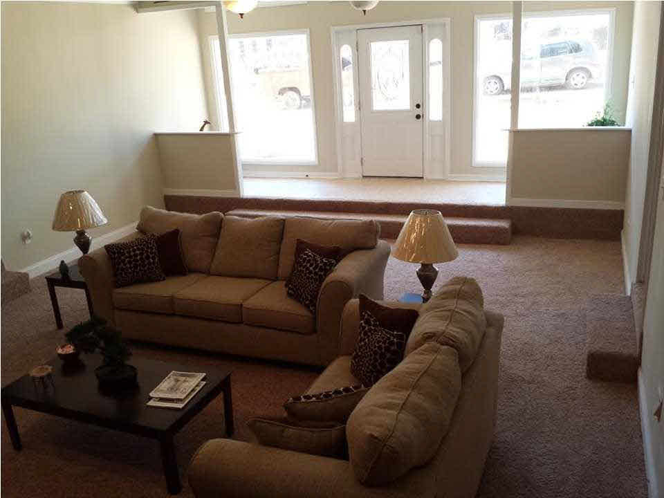 4768 Old Lake Road Jackson, MS 39212 - Photo 2 of 13 Foyer View