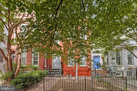 $1,400,000 | 822 5th Street Northeast, Washington, DC 20002