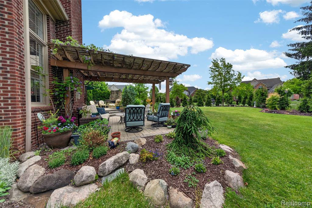 41621 Hempshire Street Novi, MI 48375 - Photo 57 of 76