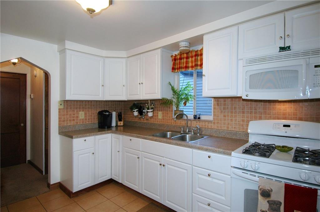 1051 Geyer Road Pittsburgh, PA 15209 - Photo 5 of 19 Gallery Image 5
