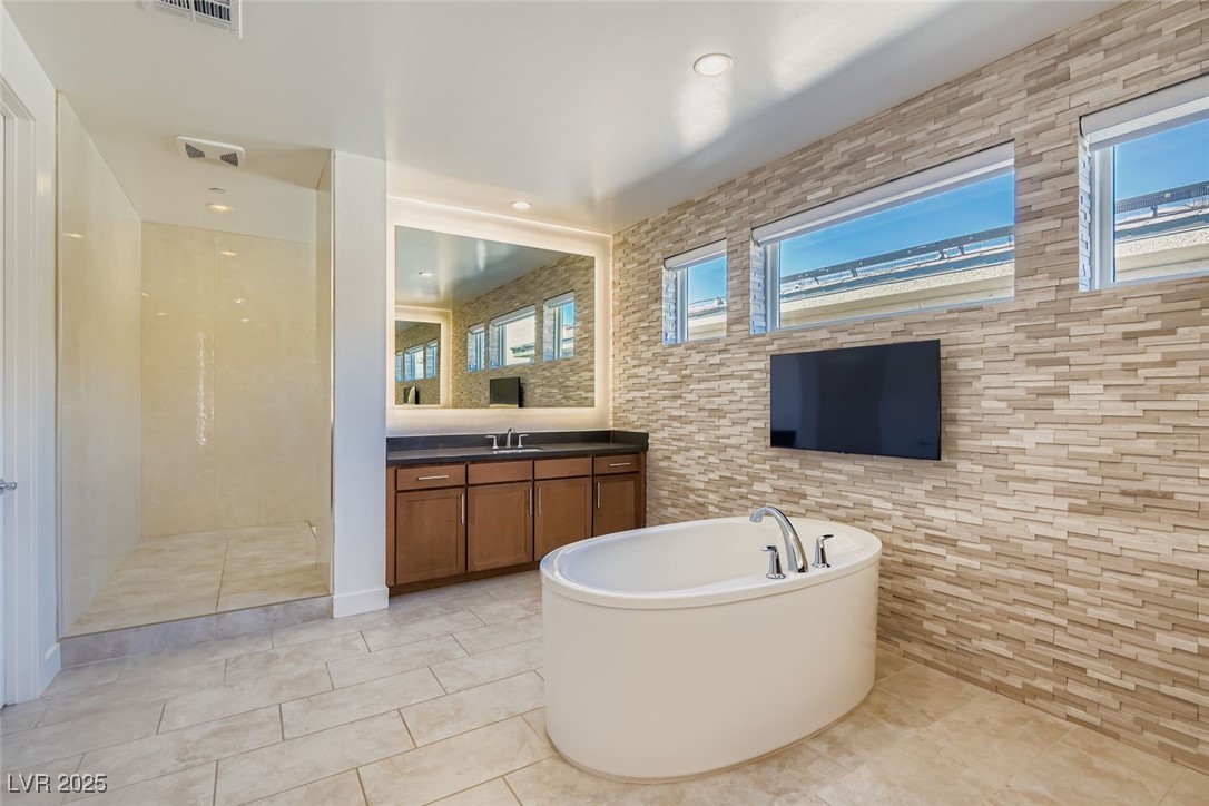 10748 Steel Ridge Court Las Vegas, NV 89135 - Photo 32 of 81 Master bathroom
