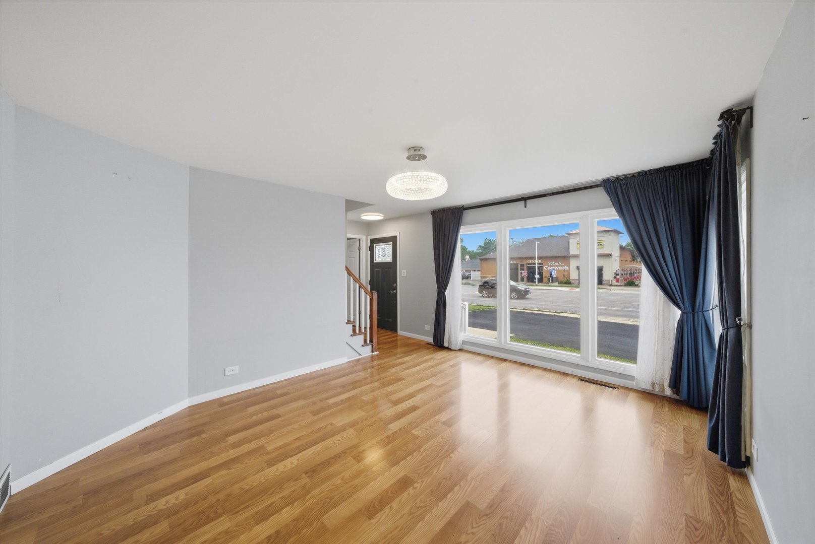 1517 East Roosevelt Road Wheaton, IL 60187 - Photo 4 of 54