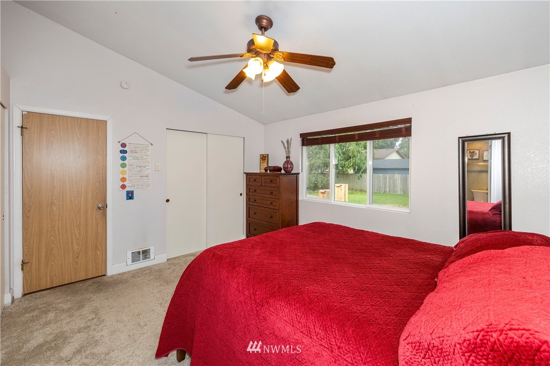 7326 East Raintree Lane Port Orchard, WA 98366 - Photo 11 of 24 Gallery Image 11