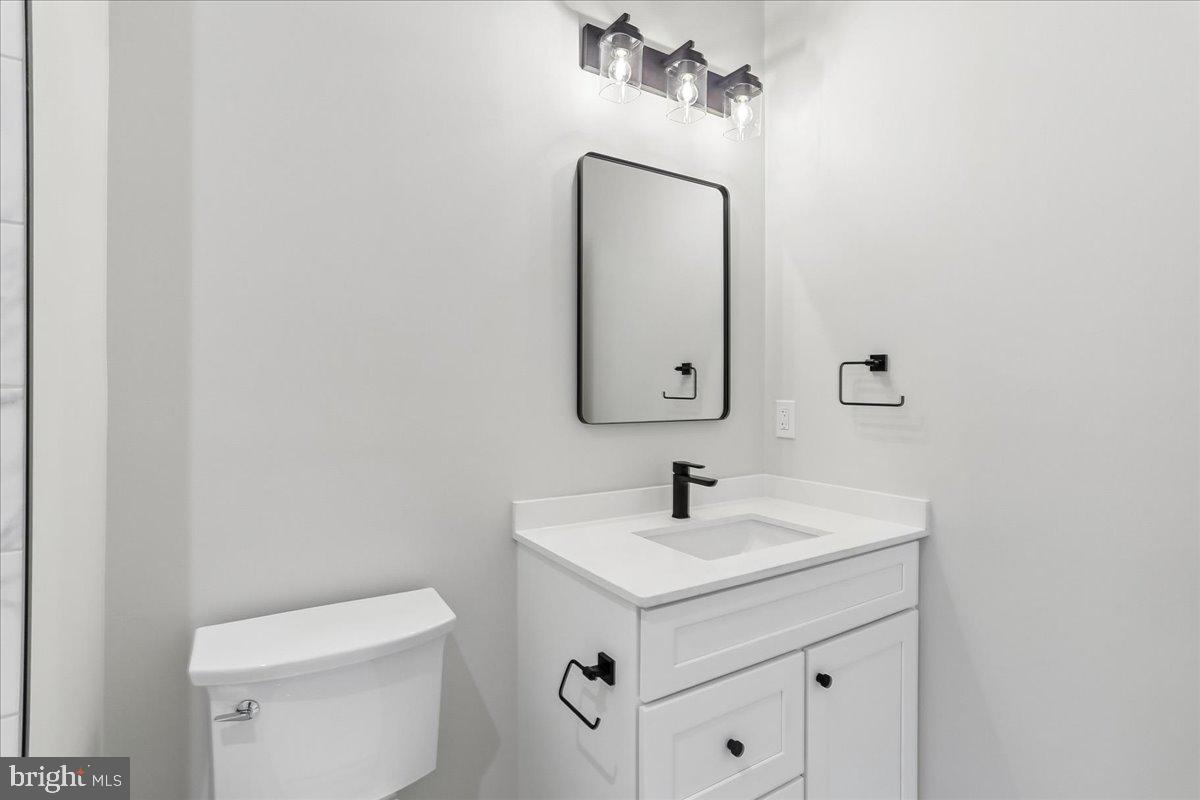 3929 Fulton Street Northwest, Unit A Washington, DC 20007 - Photo 32 of 79 Upper Level En Suite Bathroom#2