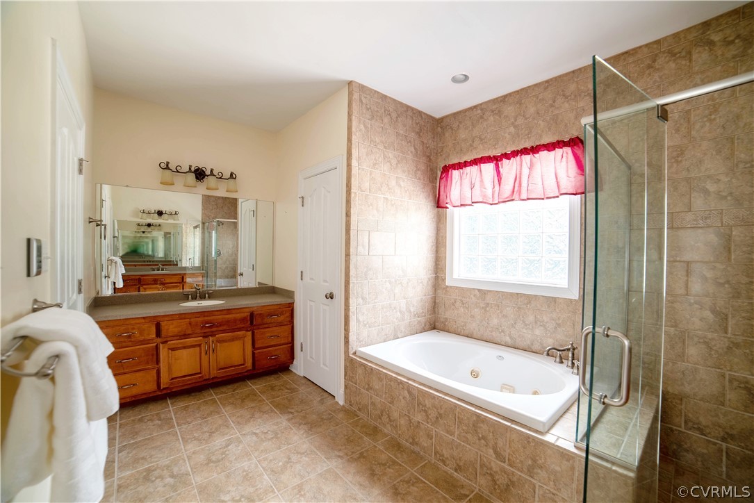 811 Jordan Point Road Hopewell, VA 23860 - Photo 23 of 50 first floor master bath