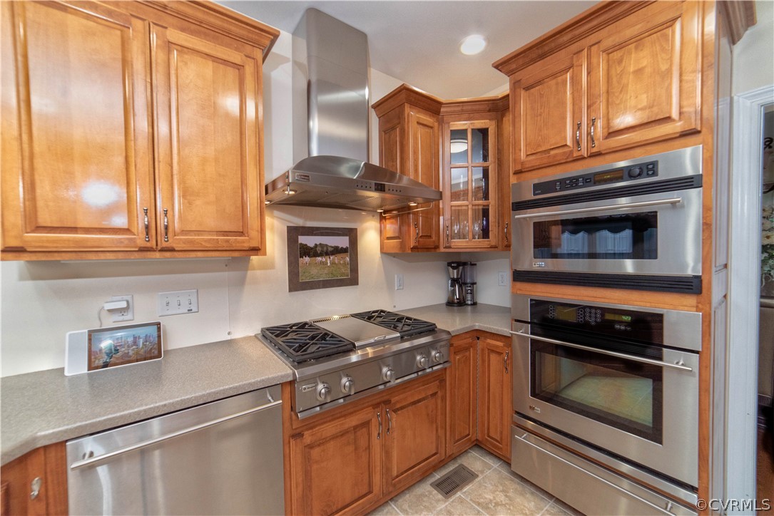 811 Jordan Point Road Hopewell, VA 23860 - Photo 5 of 50 kitchen with close look at upgraded appliances