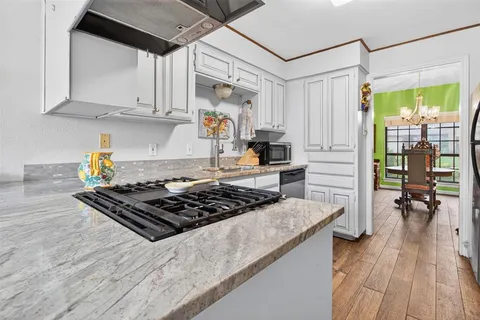 $335,000 | 2017 Heatherbrook Drive, Grapevine, TX 76051
