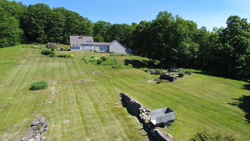 283 Pinnacle Road Lyndeborough, NH 03082 - Photo 5 of 36