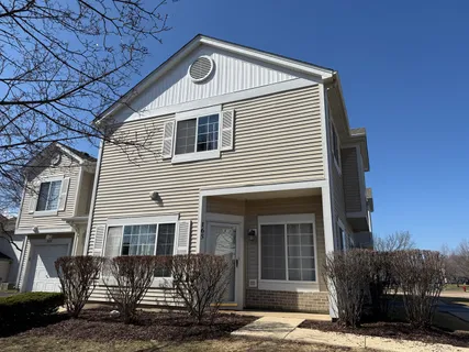 $2,000 | 165 Braxton Lane, Unit 165, Aurora, IL 60504