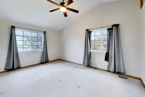 $2,000 | 165 Braxton Lane, Unit 165, Aurora, IL 60504
