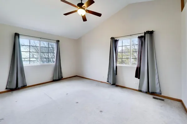 $2,000 | 165 Braxton Lane, Unit 165, Aurora, IL 60504
