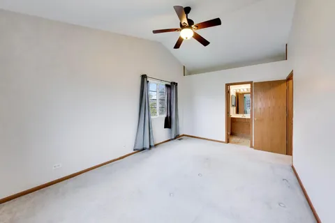 $2,000 | 165 Braxton Lane, Unit 165, Aurora, IL 60504