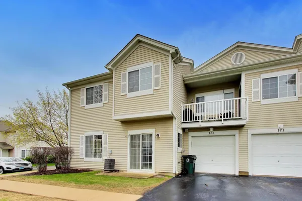 $2,000 | 165 Braxton Lane, Unit 165, Aurora, IL 60504