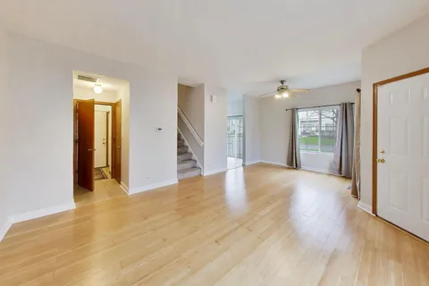 $2,000 | 165 Braxton Lane, Unit 165, Aurora, IL 60504