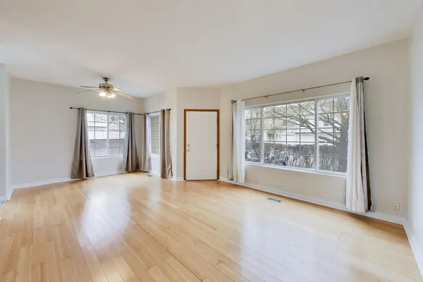 $2,000 | 165 Braxton Lane, Unit 165, Aurora, IL 60504