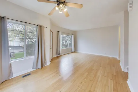 $2,000 | 165 Braxton Lane, Unit 165, Aurora, IL 60504