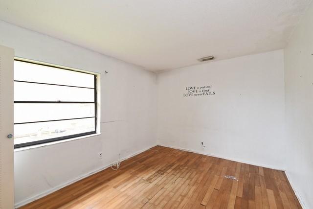 9774 Richmond Circle Boca Raton, FL 33434 - Photo 13 of 14 a view of a room that has a window
