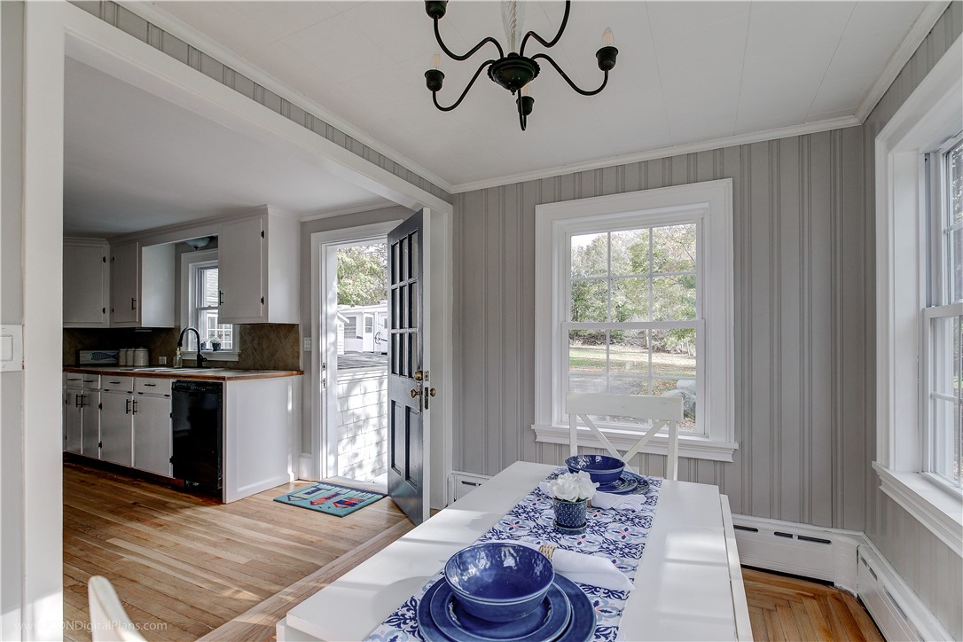 314 West Main Road Portsmouth, RI 02871 - Photo 23 of 50 Dining Area