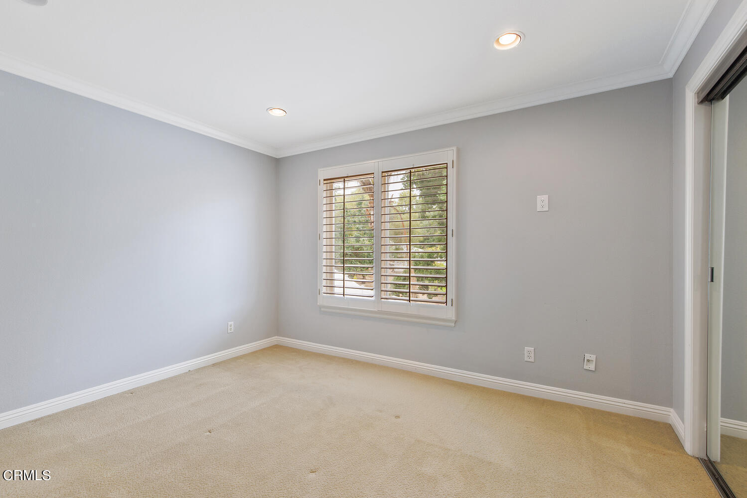 600 Rancho Road Thousand Oaks, CA 91362 - Photo 30 of 47 an empty room with a window