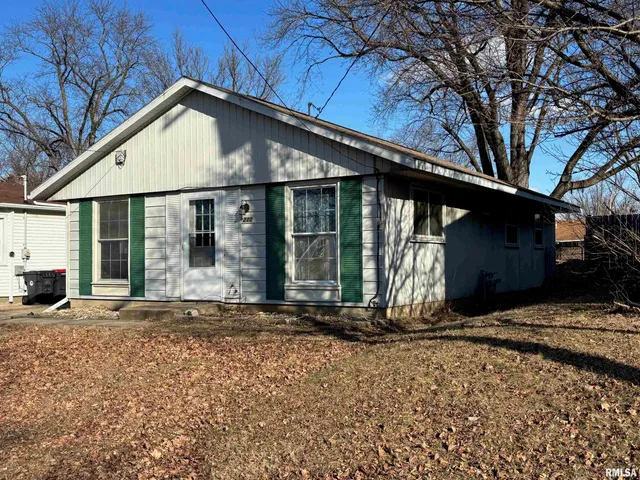 $95,900 | 210 Reservoir Road, Pekin, IL 61554