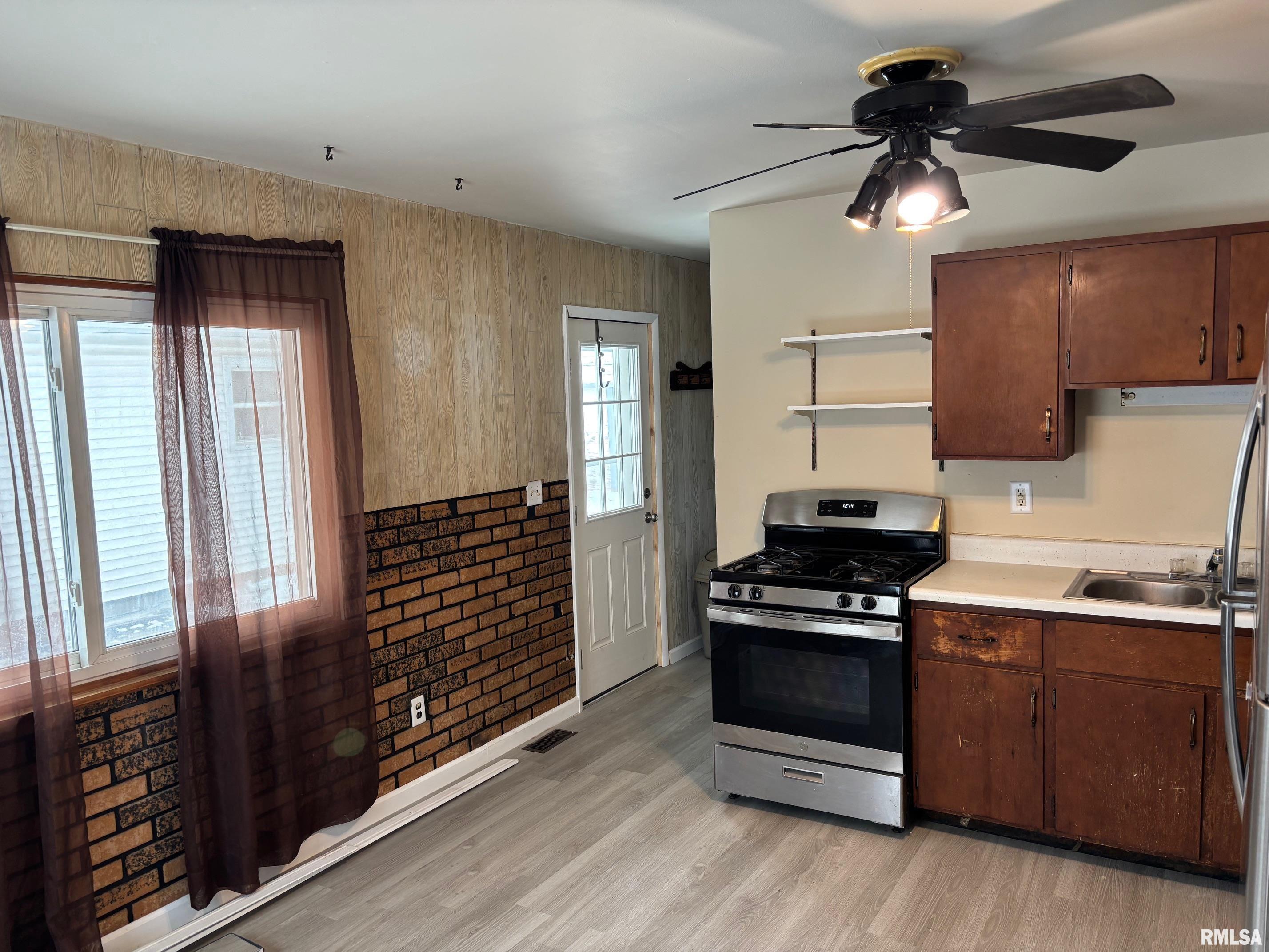 210 Reservoir Road Pekin, IL 61554 - Photo 3 of 15