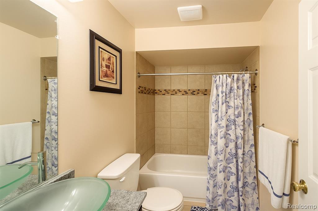 1589 O'Neil Circle Rochester, MI 48307 - Photo 10 of 14