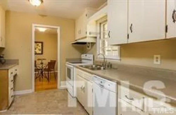 $2,300 | 303 West Cornwall Road, Cary, NC 27511