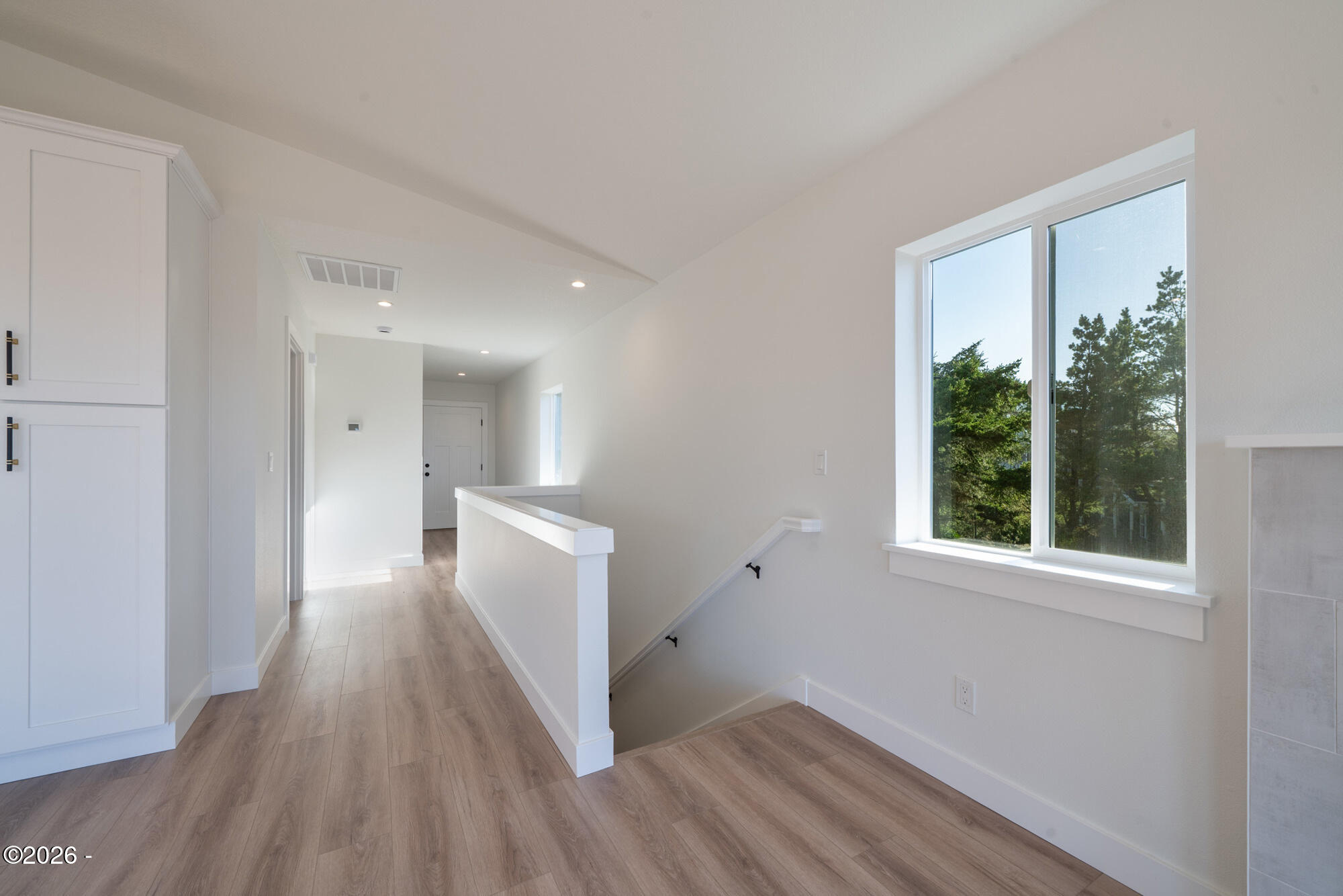110 Crescent Street Tillamook, OR 97141 - Photo 4 of 39