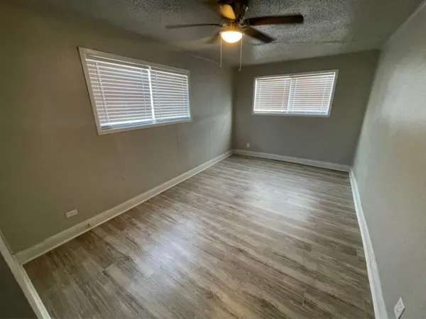 $1,325 | 1649 19th Street, Port Arthur, TX 77640