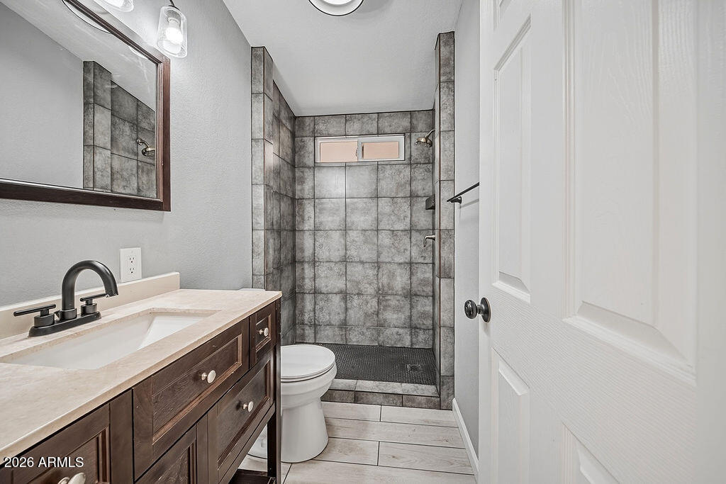 2000 South Apache Road, Unit 91 Buckeye, AZ 85326 - Photo 16 of 25 Guest Bathroom