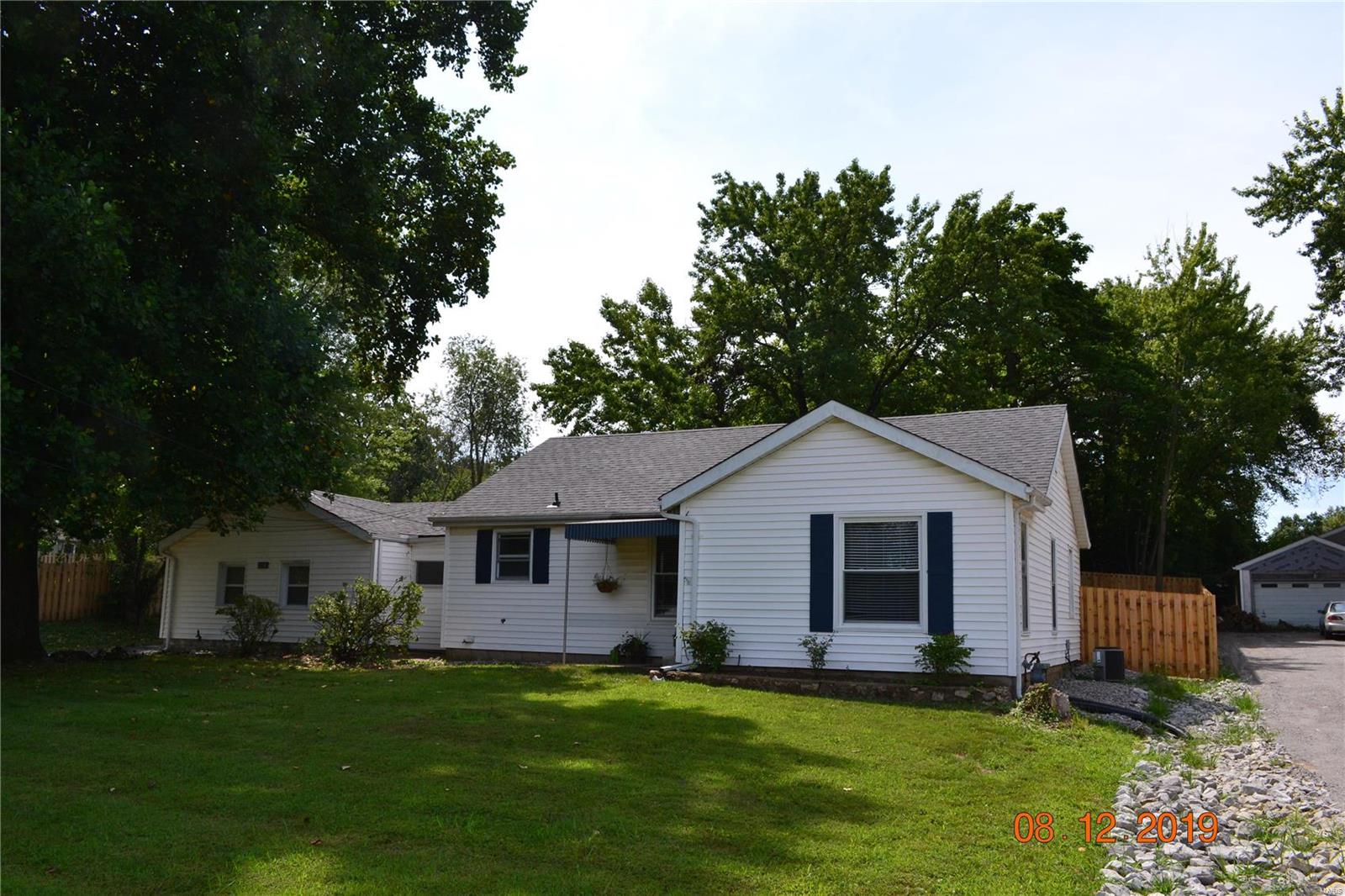 2756 Yaeger Road St. Louis, MO 63129 - Photo 1 of 27 Gallery Image 1