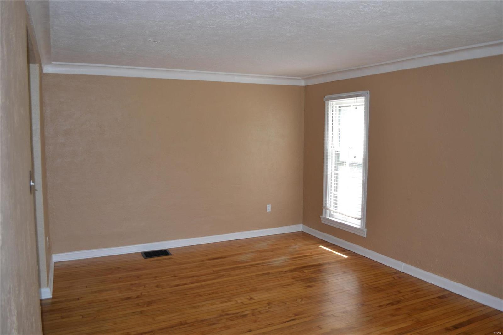 2756 Yaeger Road St. Louis, MO 63129 - Photo 12 of 27 Gallery Image 12