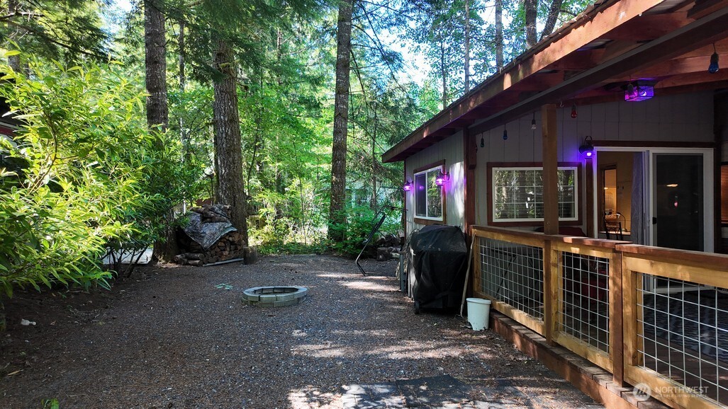 131 Drial Loop Maple Falls, WA 98266 - Photo 2 of 25