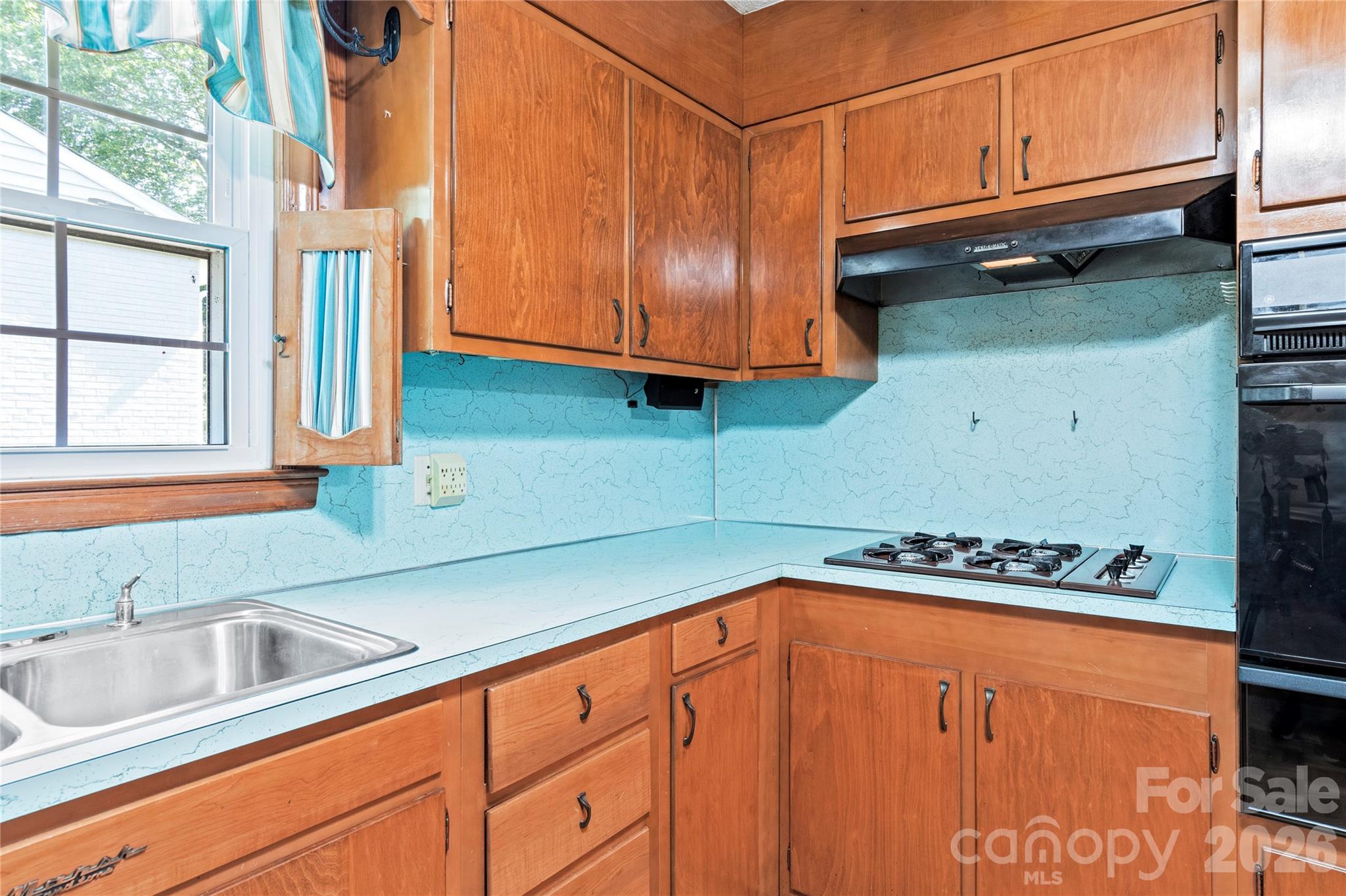 1604 Grantham Drive High Point, NC 27265 - Photo 13 of 33