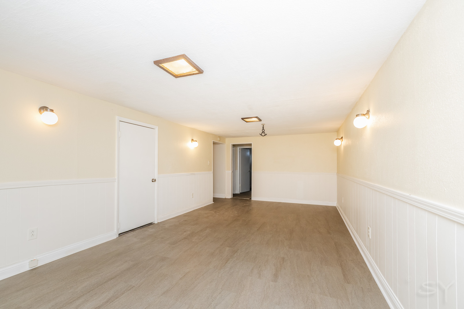 14 Arrowhead Drive Thornton, IL 60476 - Photo 18 of 26 a view of a livingroom with a window