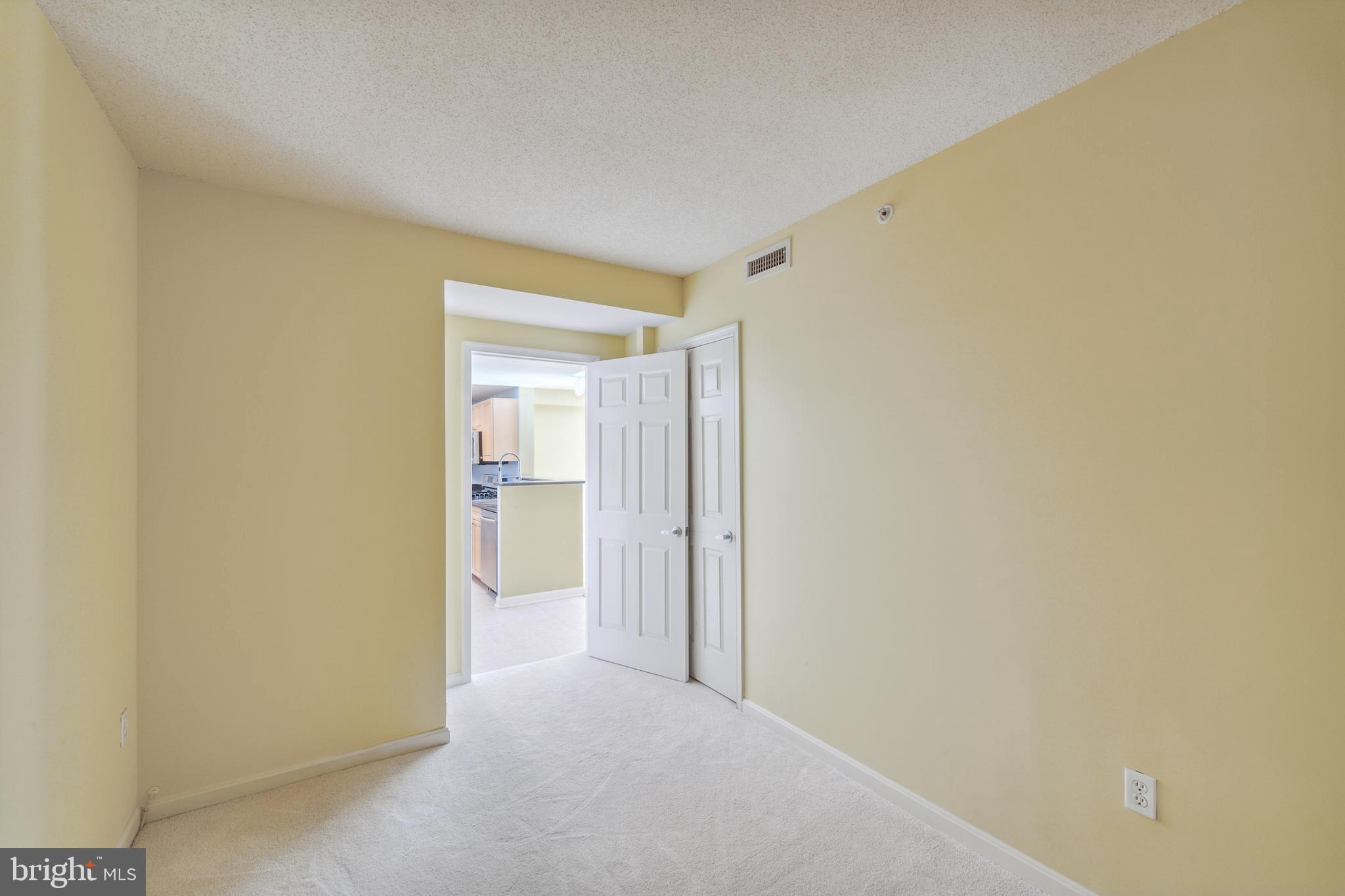 2726 Gallows Road, Unit 412 Vienna, VA 22180 - Photo 20 of 38 Den/Office