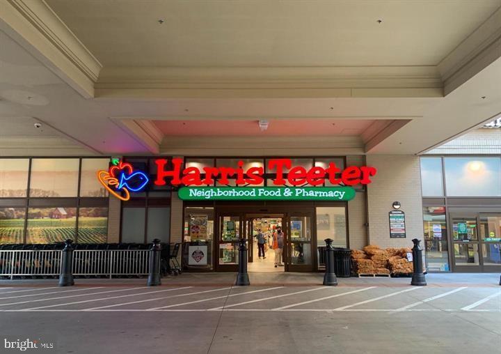 2726 Gallows Road, Unit 412 Vienna, VA 22180 - Photo 32 of 38 Harris Teeter