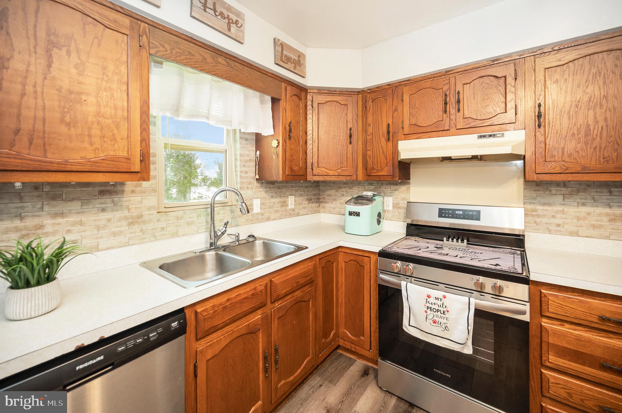 109 Joshua Road Stafford, VA 22556 - Photo 8 of 54 Gallery Image 8