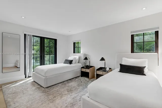 $68,000,000 | 105-115 Ocean Boulevard, Golden Beach, FL 33160