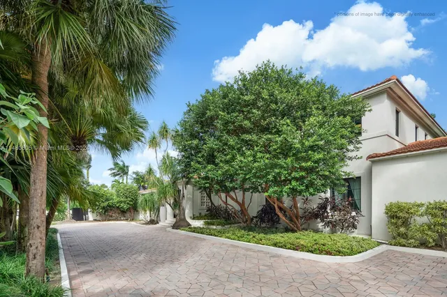 $68,000,000 | 105-115 Ocean Boulevard, Golden Beach, FL 33160