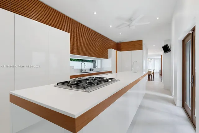 $68,000,000 | 105-115 Ocean Boulevard, Golden Beach, FL 33160