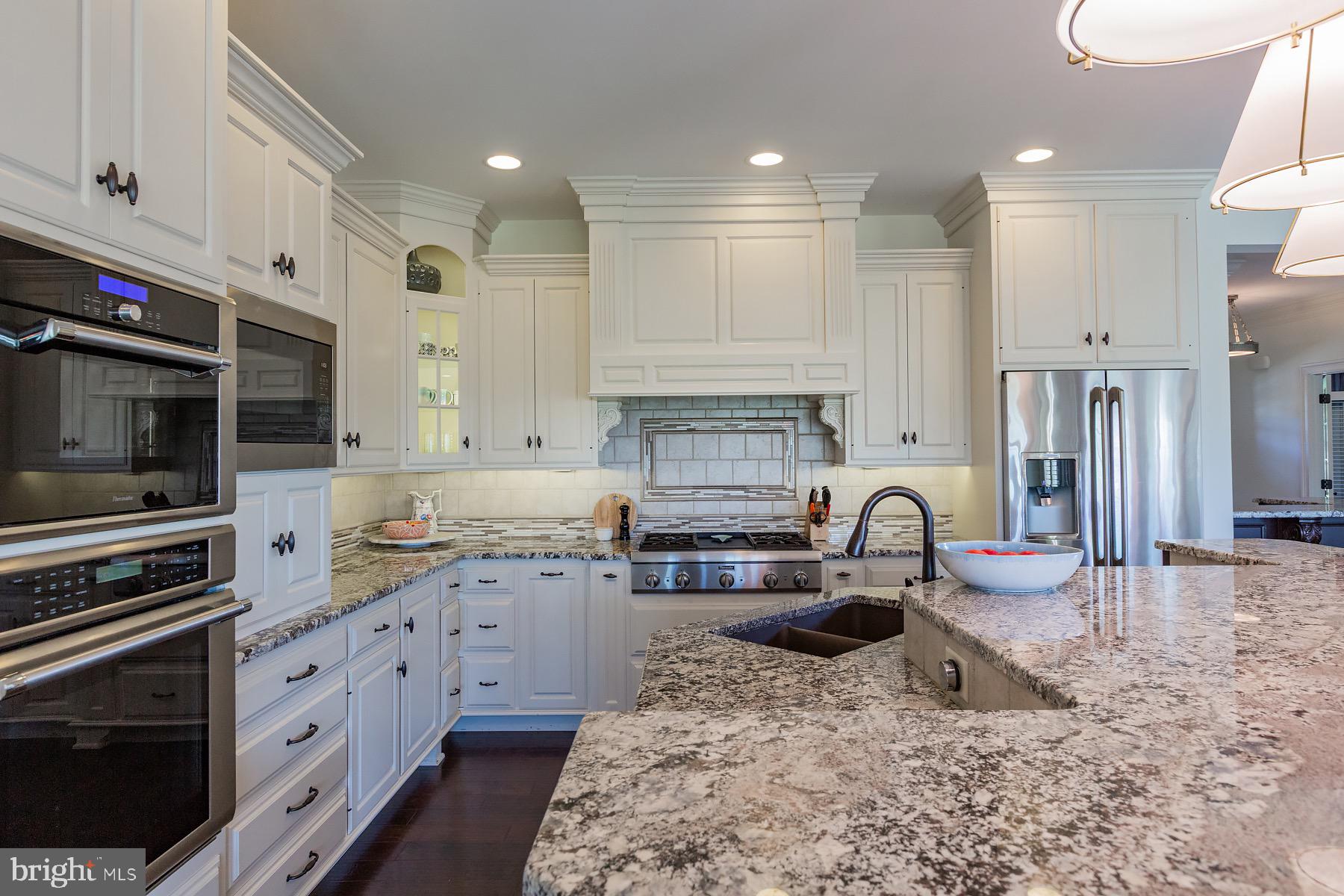 506 East Delp Road Lancaster, PA 17601 - Photo 27 of 119 Custom Manny Beiler Kitchen