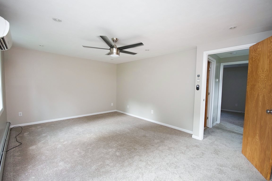 5 Rutledge Road, Unit 4 Plaistow, NH 03865 - Photo 16 of 32 Gallery Image 16