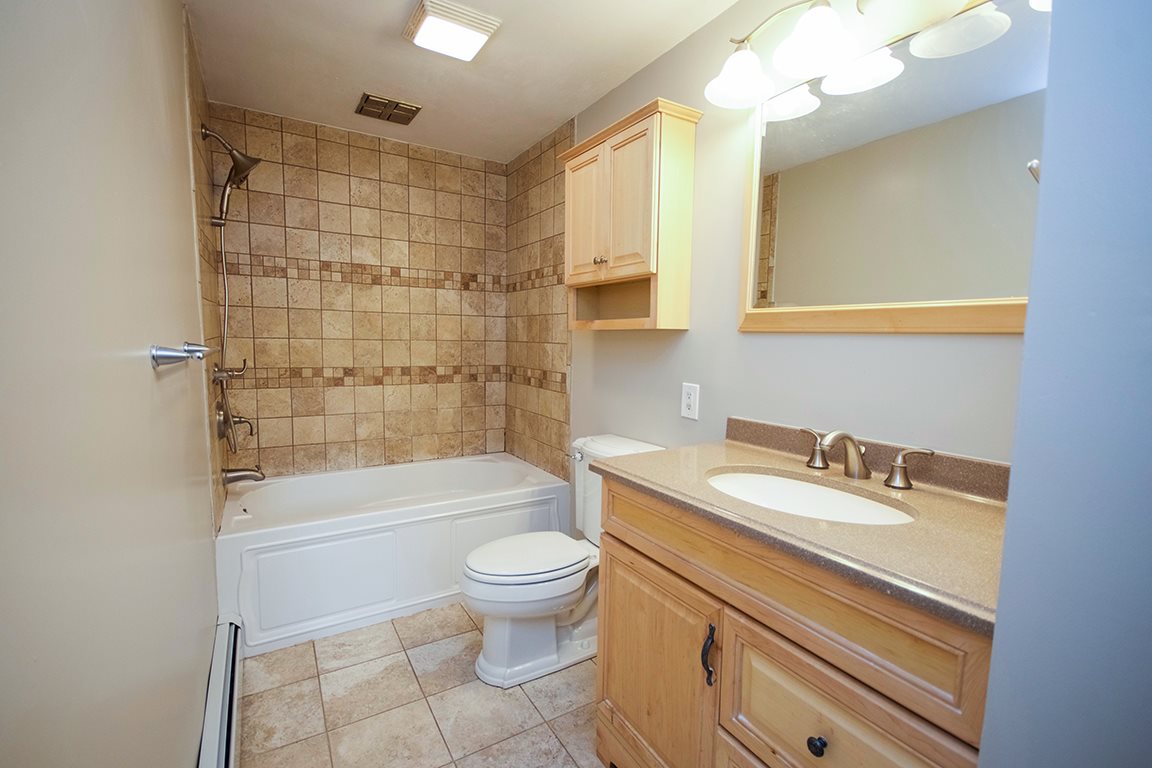 5 Rutledge Road, Unit 4 Plaistow, NH 03865 - Photo 19 of 32 Gallery Image 19