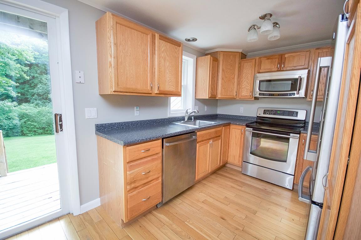 5 Rutledge Road, Unit 4 Plaistow, NH 03865 - Photo 8 of 32 Gallery Image 8